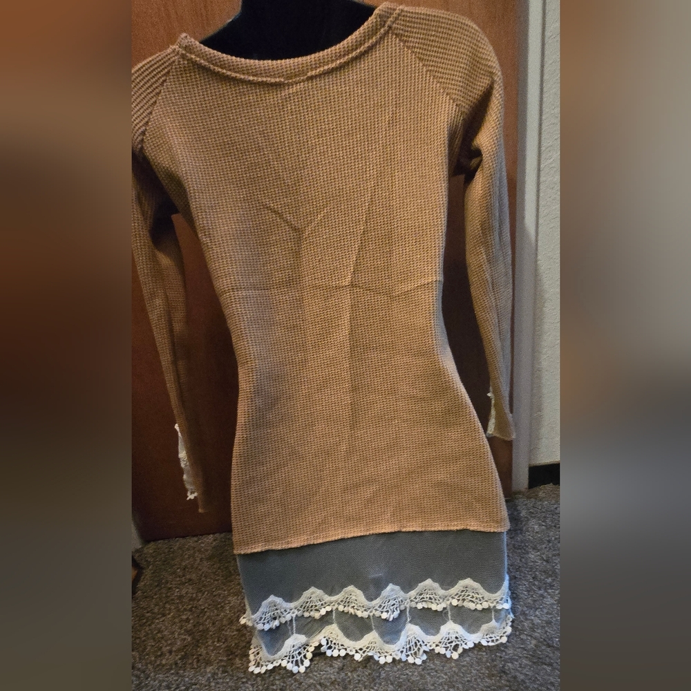 ♥️Korea Kids Tan Lace Trim Top SzM NEW - Picture 6 of 8